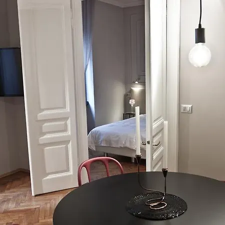 Urban Homy Apartment